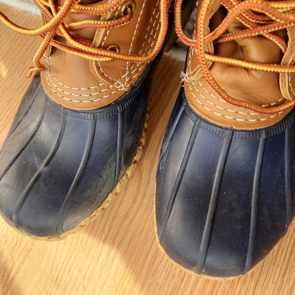 Bean Boots by L L Bean Size 8M | Leather Upper | Navy Rubber | Duck Boot - Picture 6 of 13